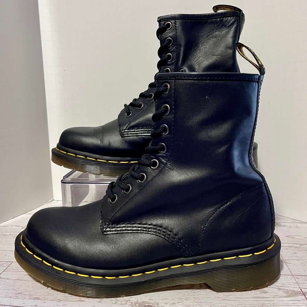 Dr Martens 1460 Women's 7 Black Smooth Leather Lace Up Boots Missing Insoles